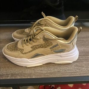 Guess womans sneakers
